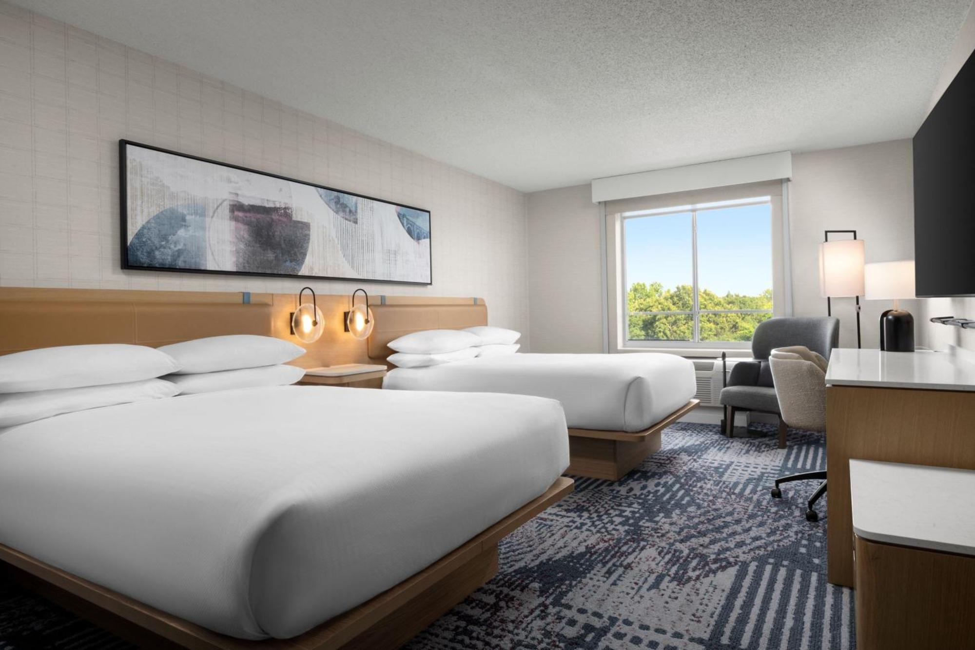 Delta Hotels By Marriott Колониал Хайтс Екстериор снимка