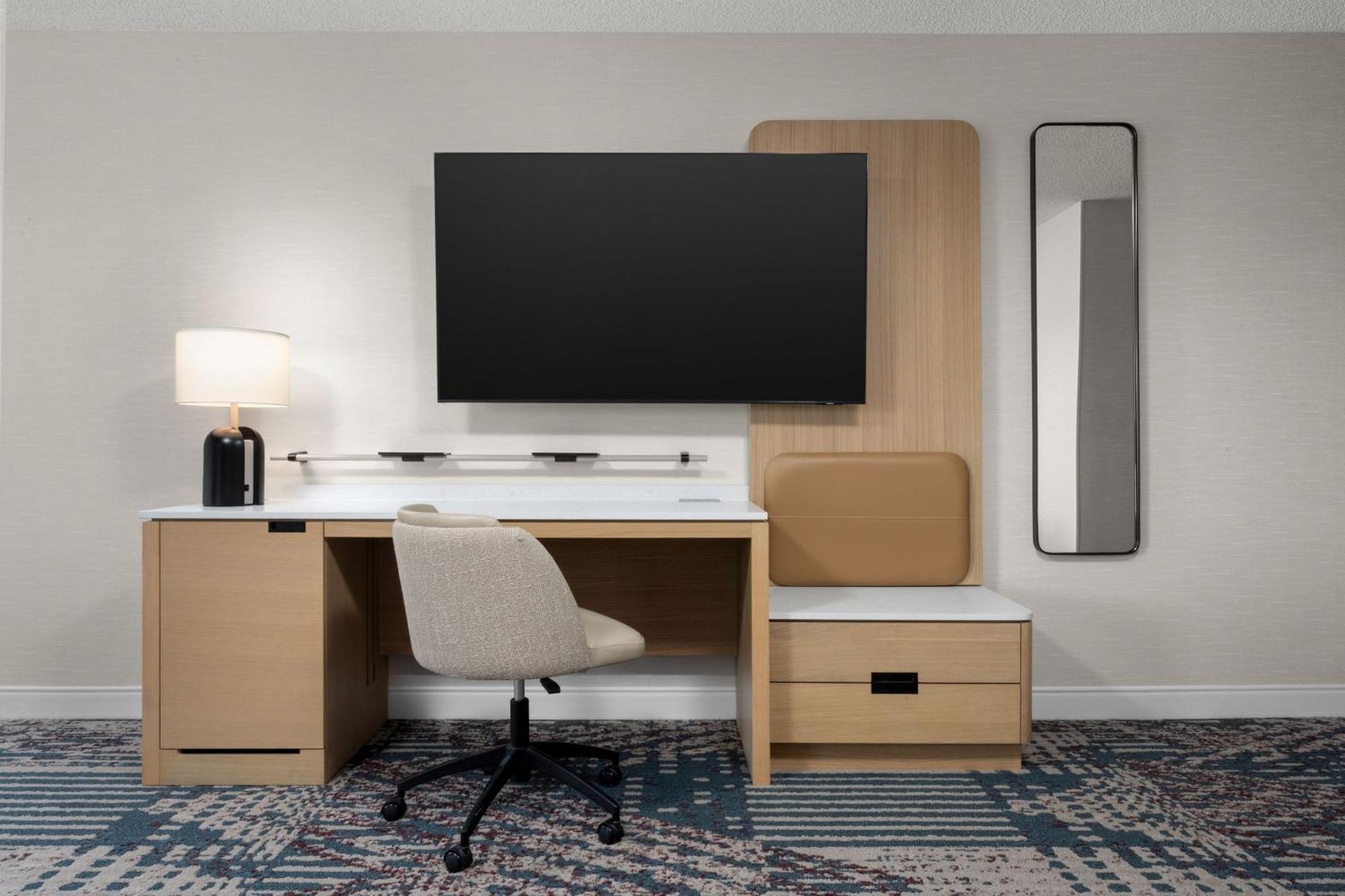 Delta Hotels By Marriott Колониал Хайтс Екстериор снимка