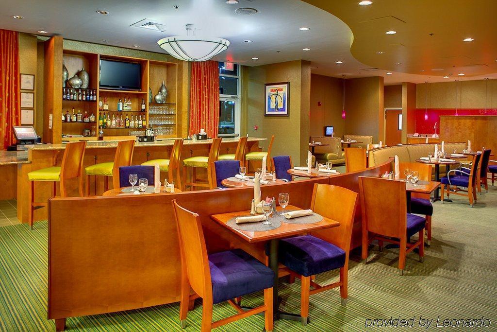 Delta Hotels By Marriott Колониал Хайтс Ресторант снимка
