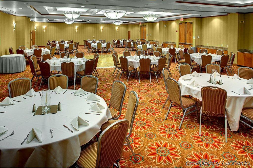 Delta Hotels By Marriott Колониал Хайтс Ресторант снимка